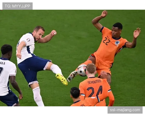 即时:比赛第33分钟,斯图加特通过经典肋部配合先拔头筹 即时:比赛第33分钟,斯图加特通过经典肋部配合先拔头筹